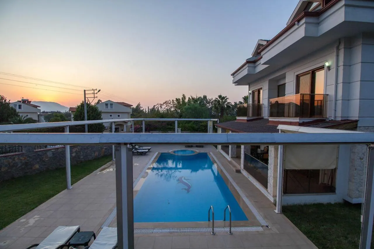 Prestij Garden 4+1 Villa , Oezel Havuzlu, פאטהיה טורקיה