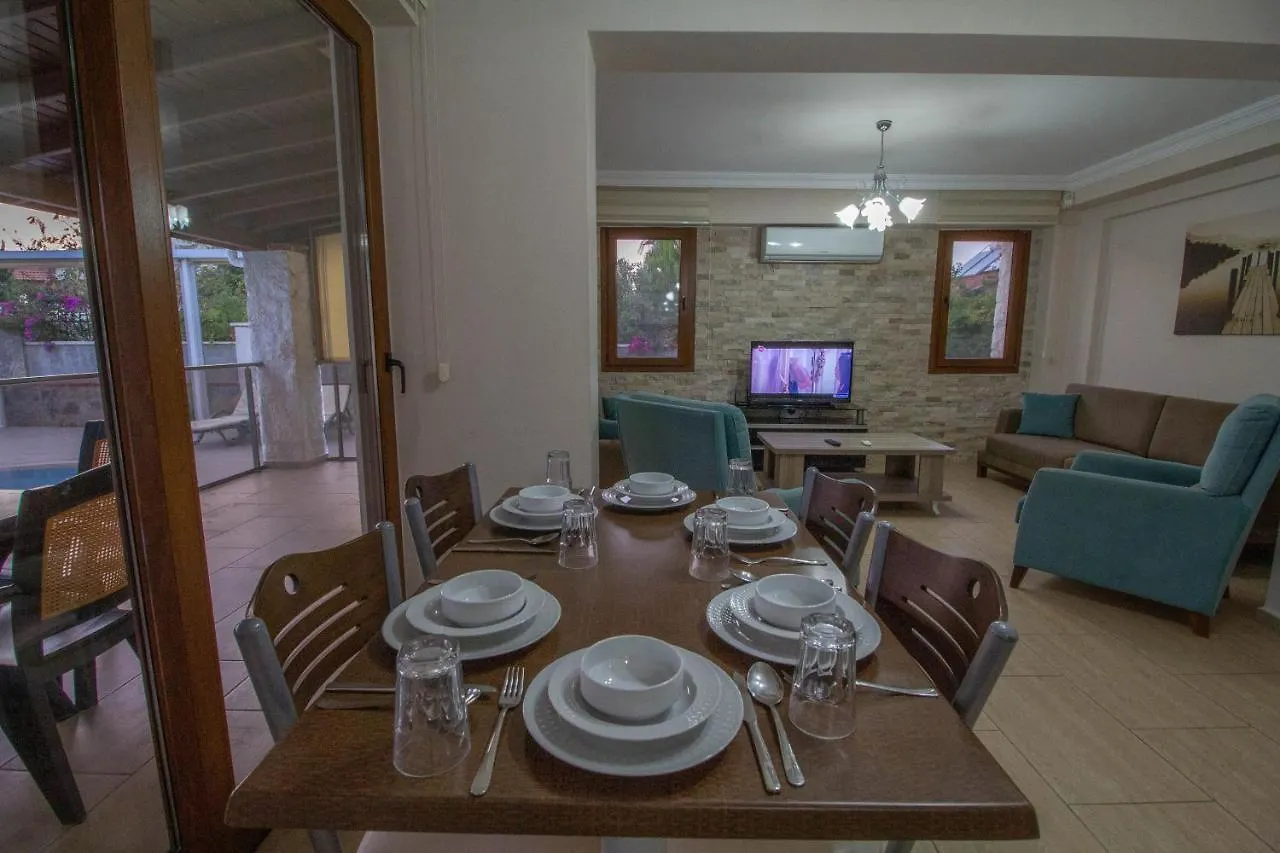 Prestij Garden 4+1 Villa , Oezel Havuzlu, פאטהיה